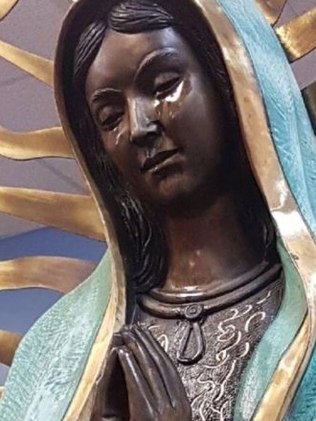 Imagem de Nossa Senhora “chora” lágrimas com gosto de azeite e perfumada