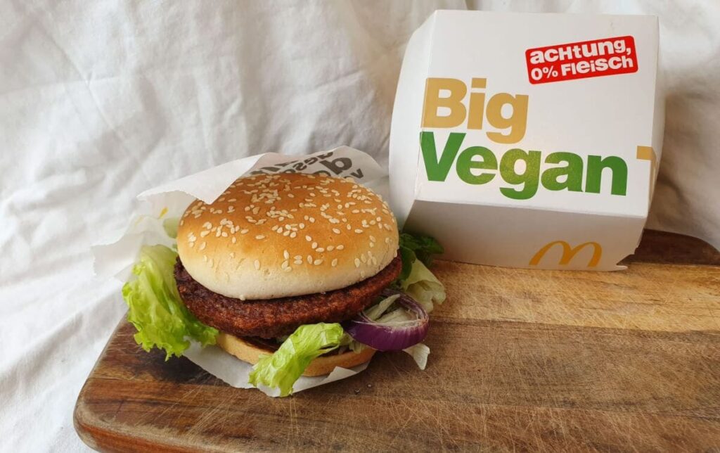 Macdonald inova e oferece hambúrguer vegetal no Canadá