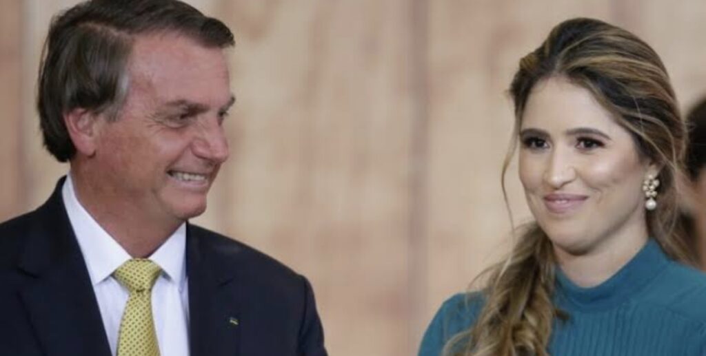 Após fala de Jair Bolsonaro, justiça afasta a presidente do IPHAN