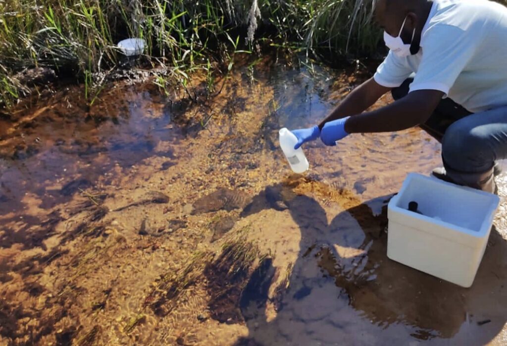 Bracell monitora qualidade da água de 24 microbacias de rios na Bahia