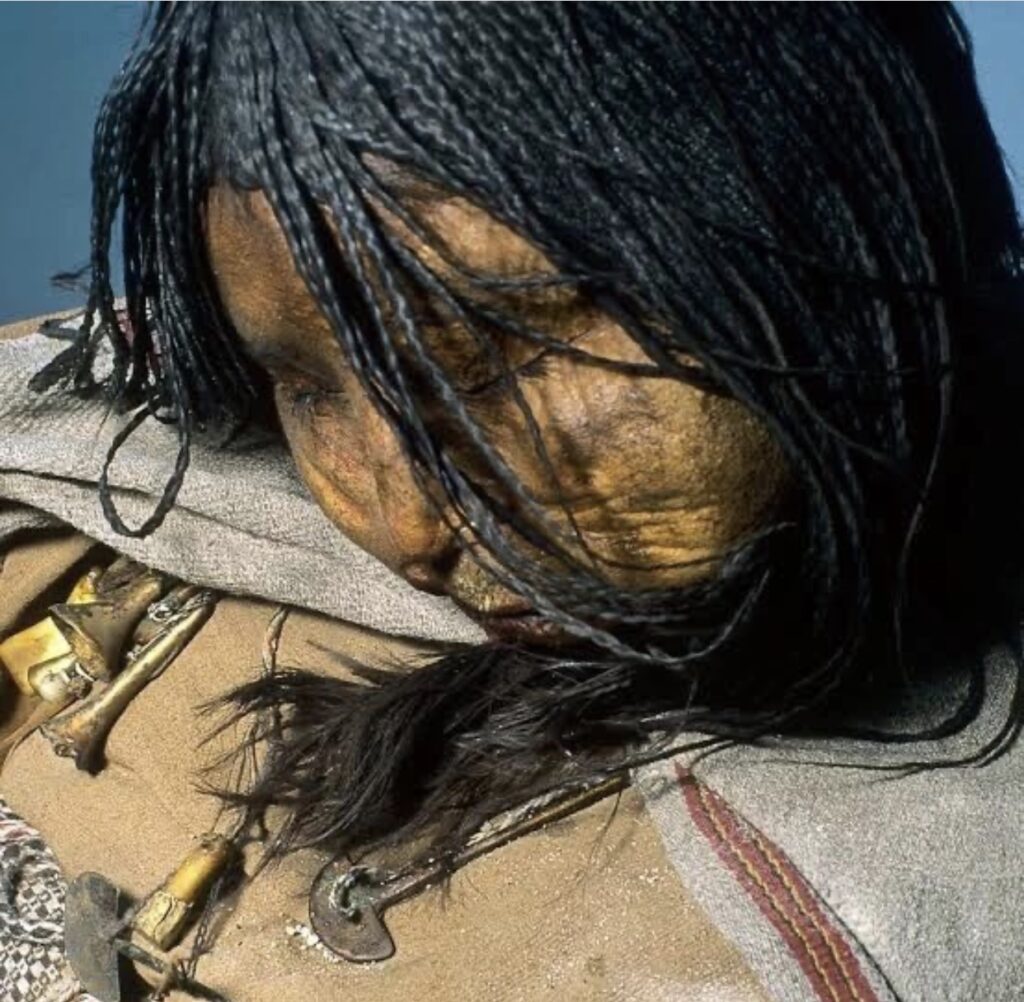 O impressionante achado arqueológico: múmias de três jovens incas mortos em sacrifício