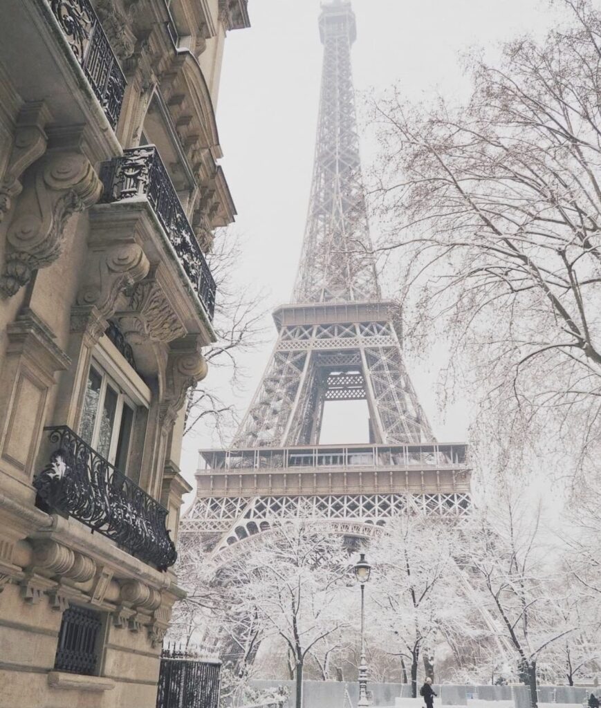 Se deseja passar o inverno e ver a neve em Paris, o melhor mês é fevereiro
