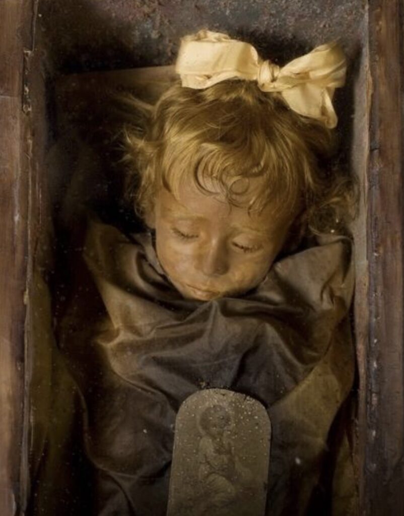 ” A Bela Adormecida” da Itália. A história de Rosália Lombardo, cujo corpo segue após 100 anos em perfeito estado